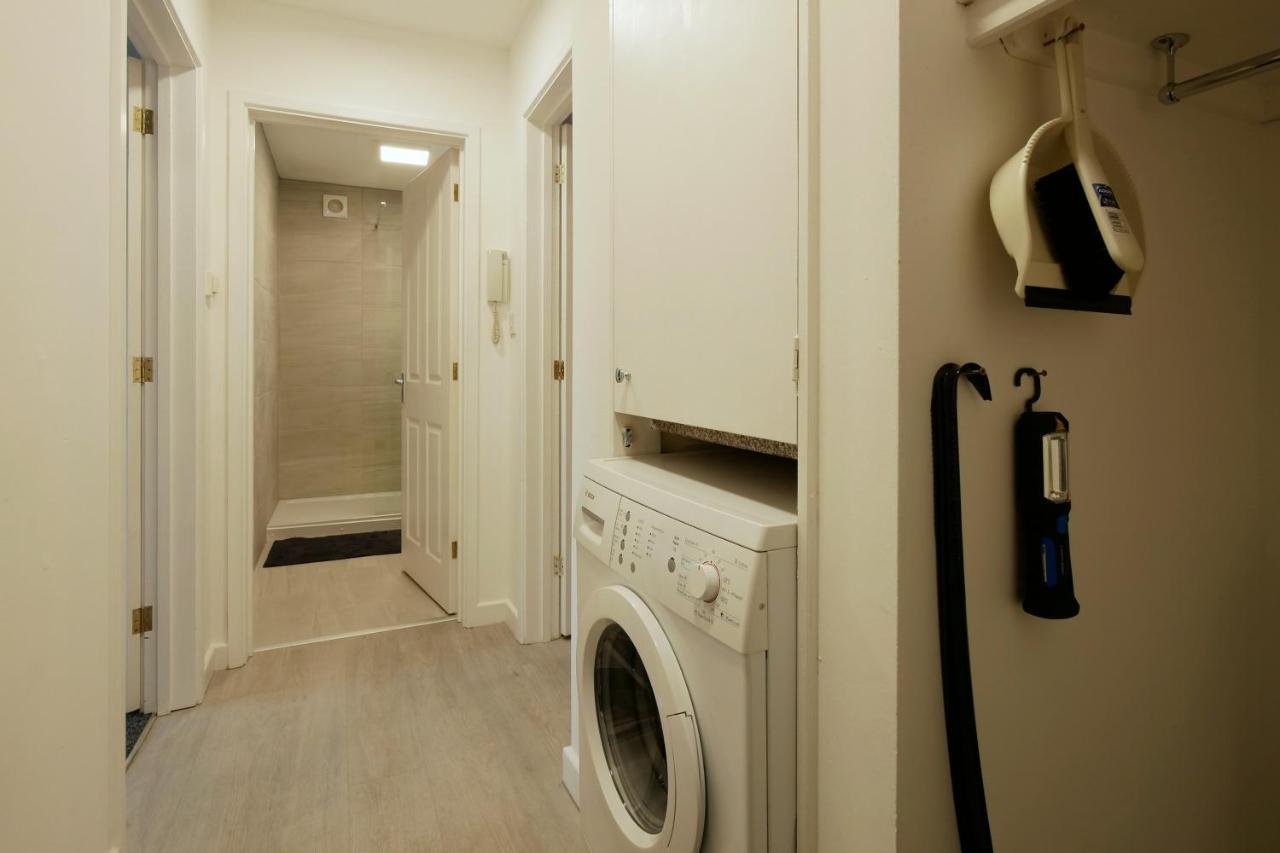 Crewe Short Lets 1 Victoria Court, Crewe Apartment Exterior photo